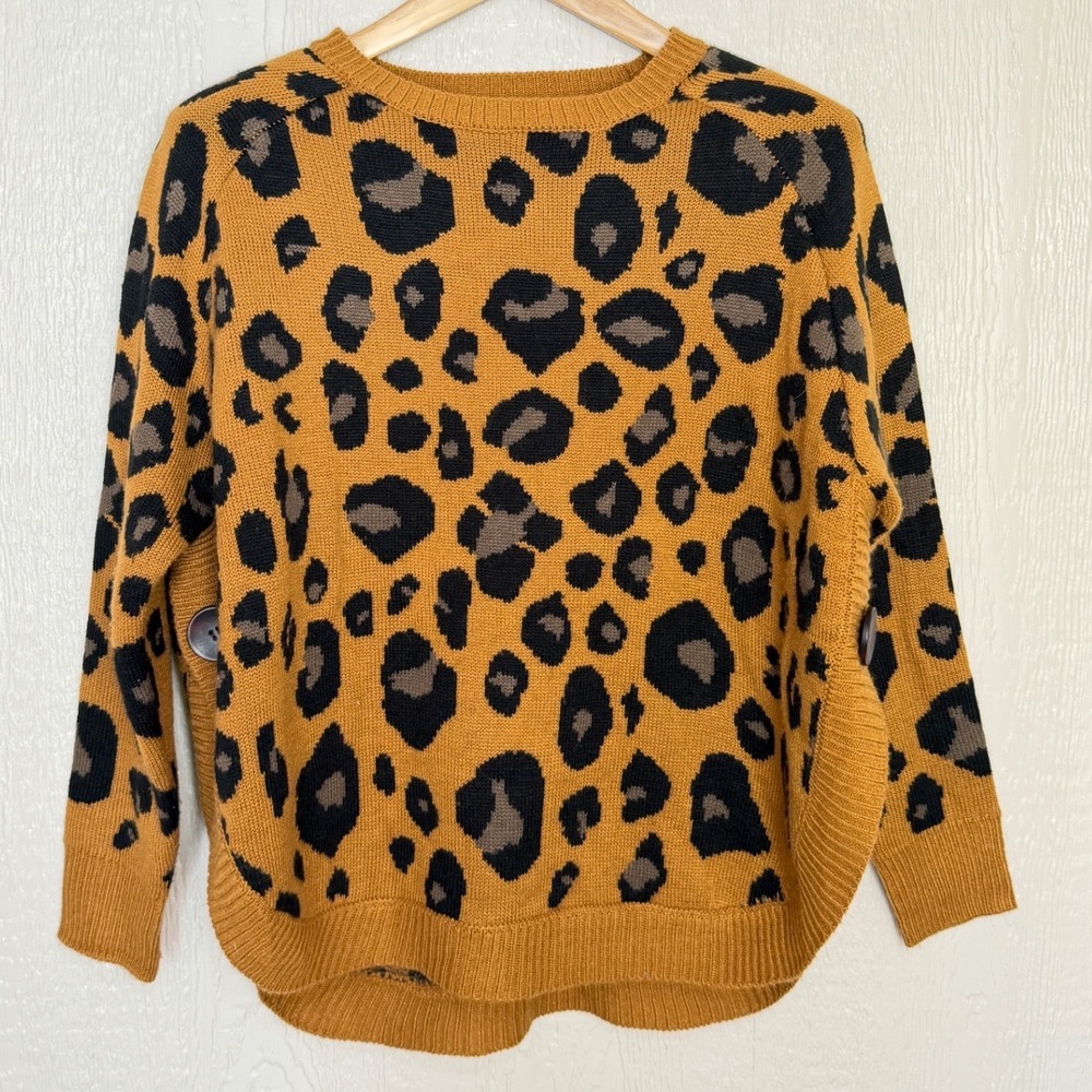Ronnie Salloway Leopard Print Crew Neck Sweater Side‎ Button Medium Excellent